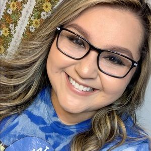 Meet your Posher, Yvette